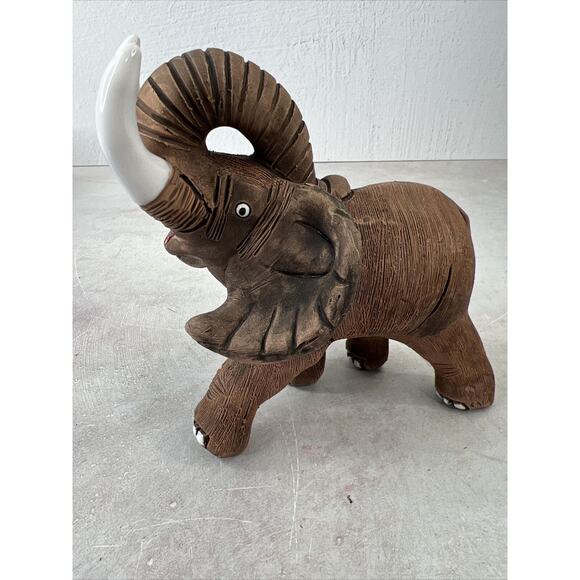 Casals Peru Hand Made Textured Detailed Elephant Figurine 6” - Picture 1 of 8